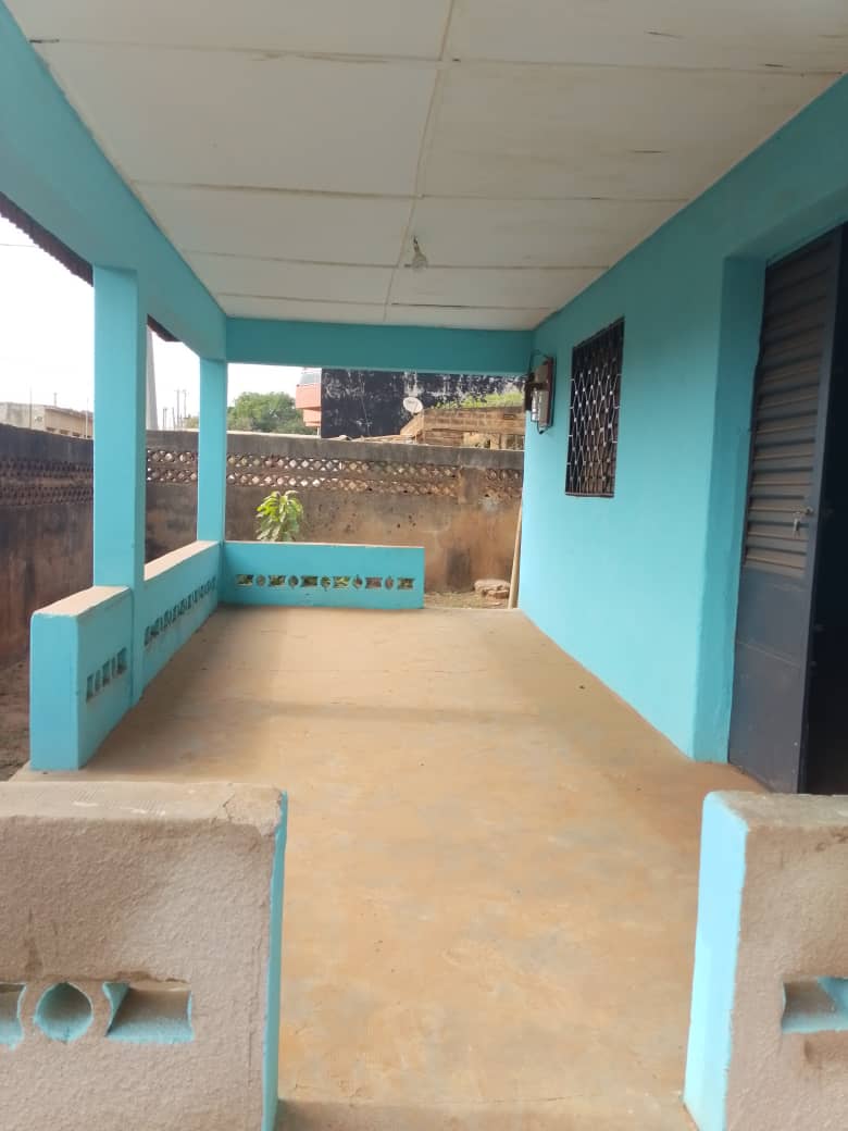 CHAMBRE SALON DOUCHE CUISINE 